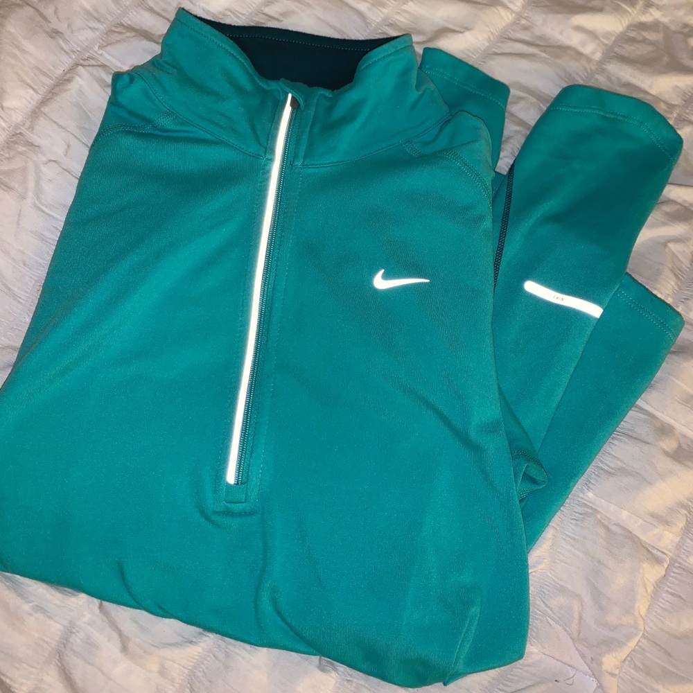SOLD Nike Dri-Fit Women’s Sweatshirt 💚 - Picture 1 of 2